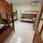 Hostal Backpackers & Bar Lungomare Vlorë