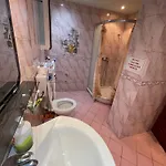 Backpackers & Bar Lungomare Vlore