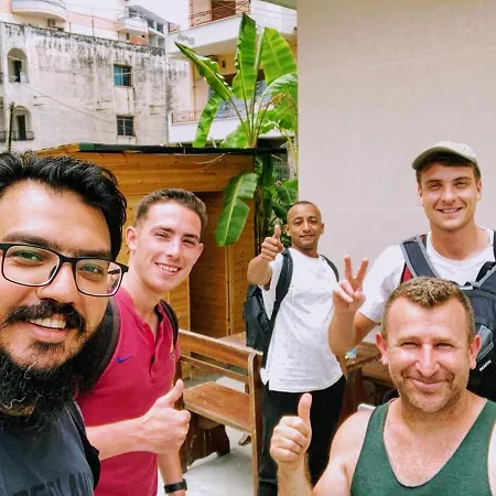 Backpackers & Bar Lungomare Hostel *