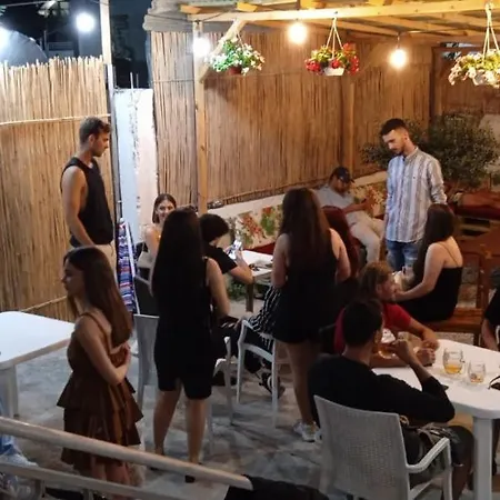 Hostel Backpackers & Bar Lungomare *