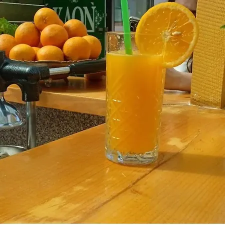 بيت شباب Backpackers & Bar Lungomare فلورا