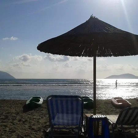 Backpackers & Bar Lungomare Hostel