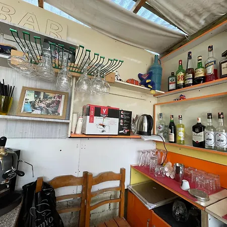 Backpackers & Bar Lungomare Hostel