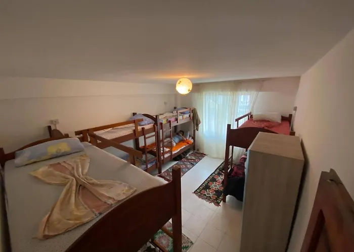 Backpackers & Bar Lungomare Vandrerhjem *