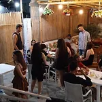אכסניה Backpackers & Bar Lungomare *