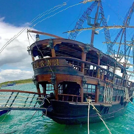 Backpackers & Bar Lungomare بيت شباب *