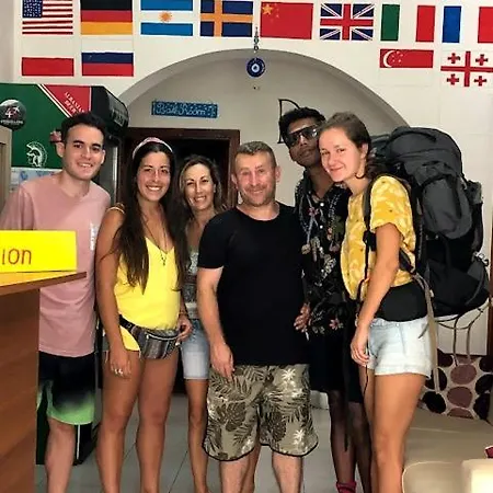 Backpackers & Bar Lungomare 旅馆 Vlorë