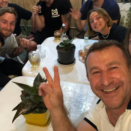 旅馆 Backpackers & Bar Lungomare Vlorë