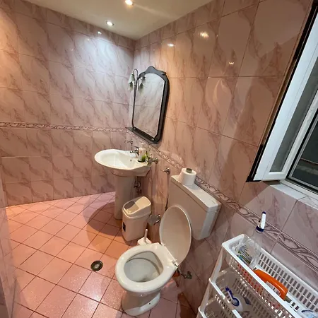 Backpackers & Bar Lungomare 旅馆 Vlorë