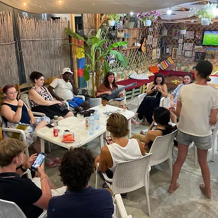 旅馆 Backpackers & Bar Lungomare *
