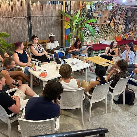 Backpackers & Bar Lungomare *