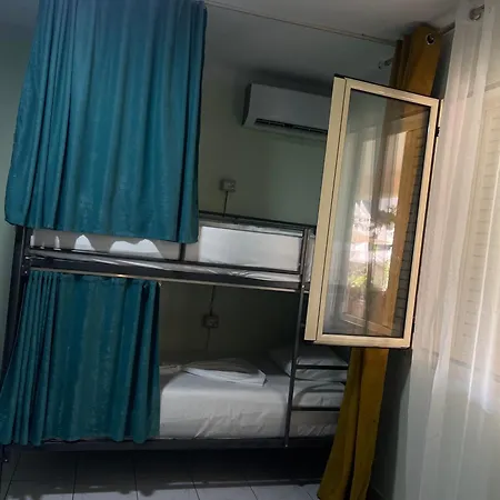 Backpackers & Bar Lungomare *