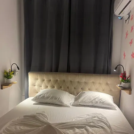 Backpackers & Bar Lungomare Hostel