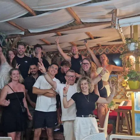 Backpackers & Bar Lungomare Hostel