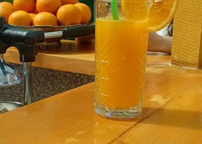 旅馆 Backpackers & Bar Lungomare Vlorë